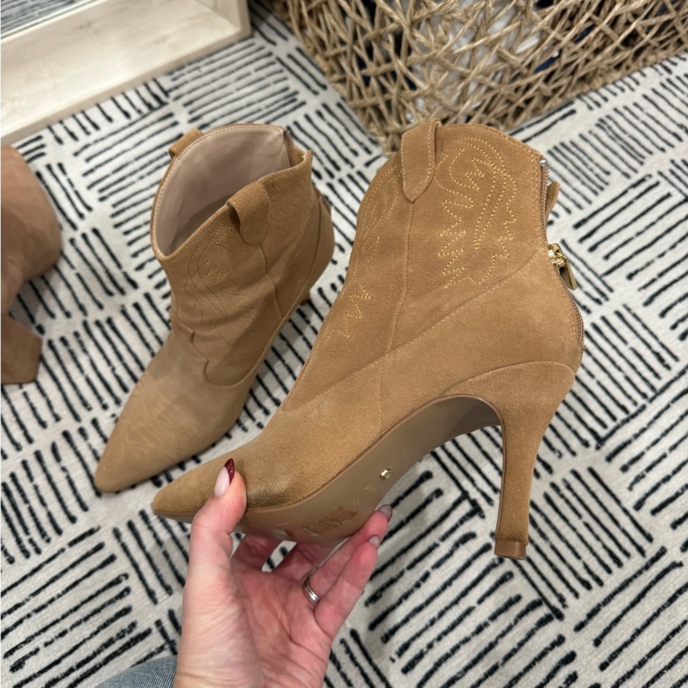 RAYE Booties - Picture 3 of 9